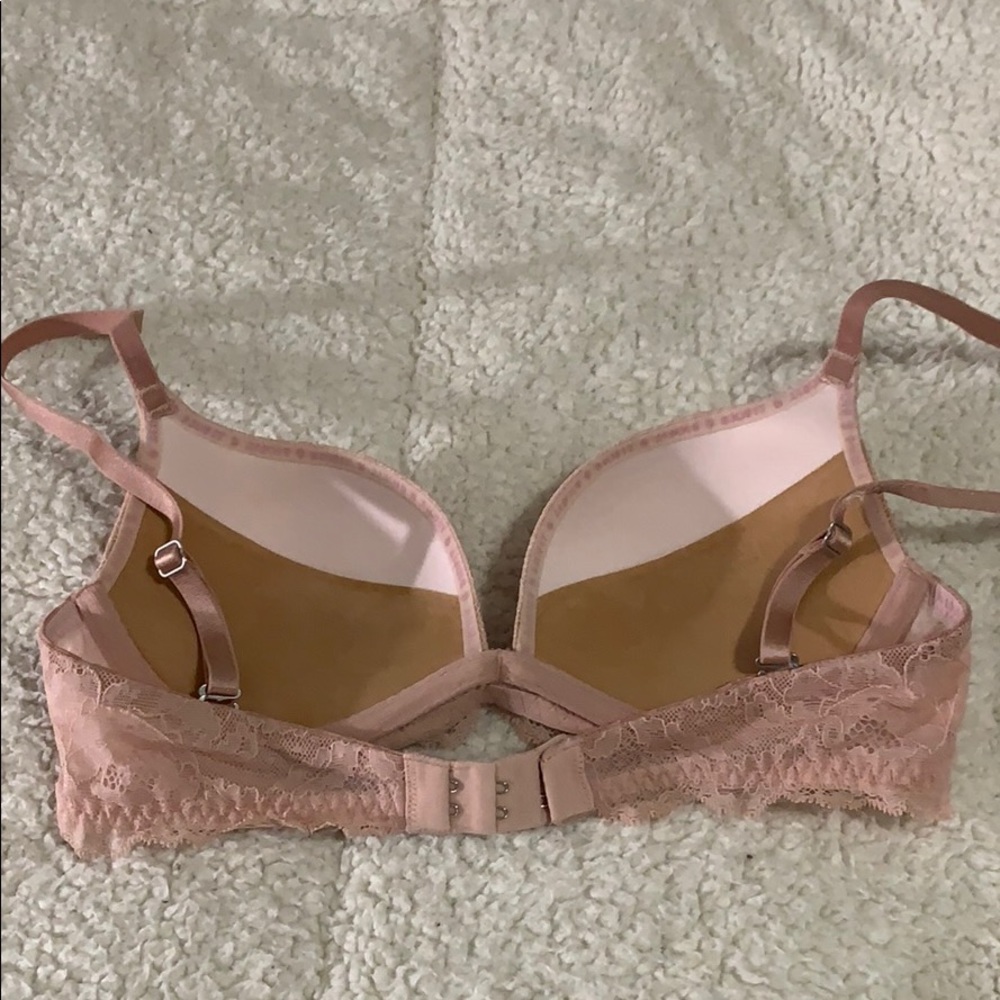 Victoria’s Secret lace Biofit bra - Picture 4 of 8